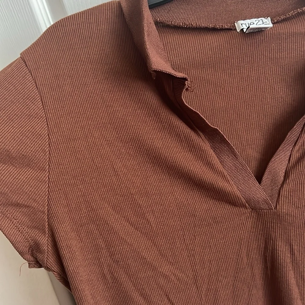 Crop top - Picture 4 of 4